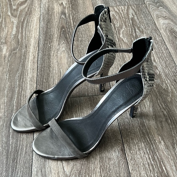 Joie Abbott Sandal - Picture 2 of 11